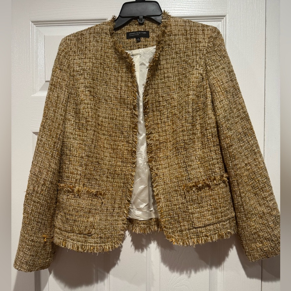 Jones New York Tan Blazer with Bouclé Texture. EUC. Classic. Business. Casual.